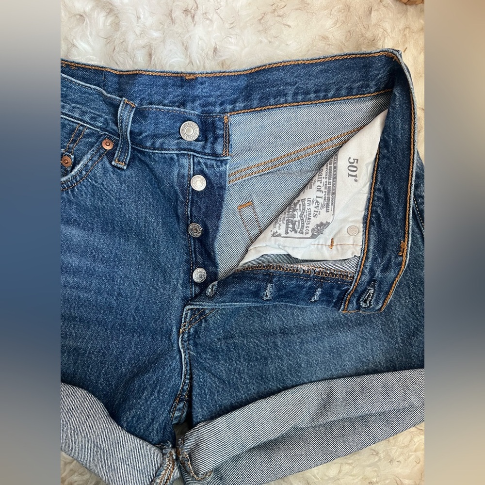 501® WOMEN'S SHORTS - Blue Levi’s